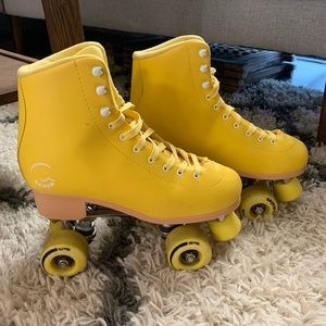 C7 Lemon Pop ROLLER SKATES. Size 9